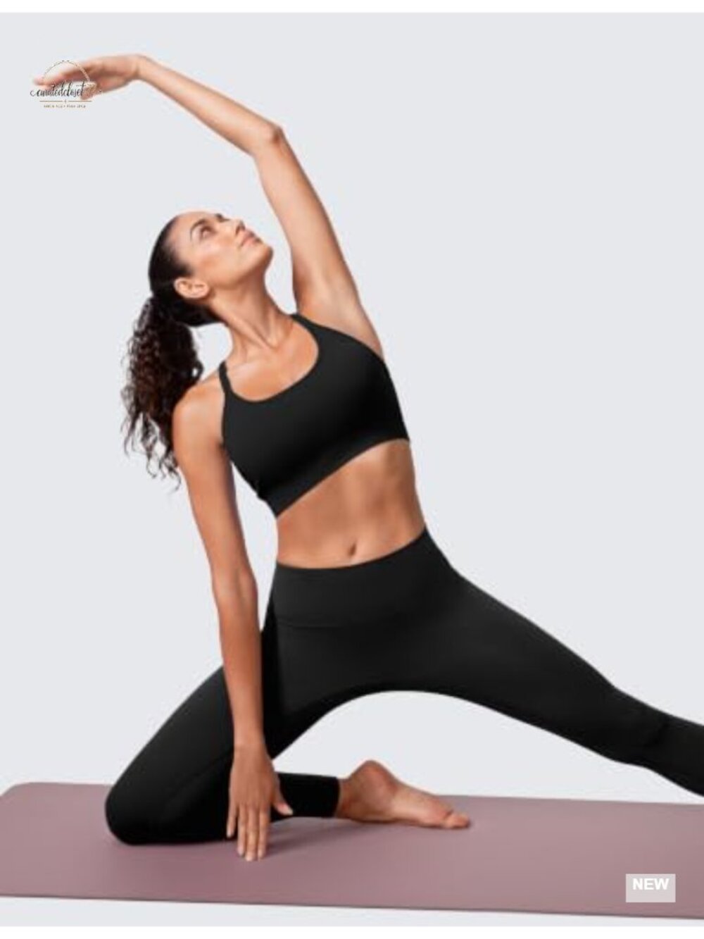 Seamless Scoop Neck Racerback Sports Bra Medium Support View 5